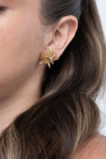 Load image into Gallery viewer, Flor de Café Earrings
