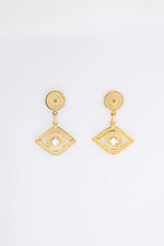 Load image into Gallery viewer, Inner Eye Earrings
