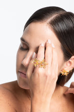 Load image into Gallery viewer, Pétalos de Café Earrings - Pre Order
